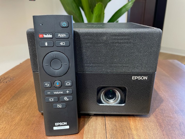 被投影機耽誤的音響Epson EF-12