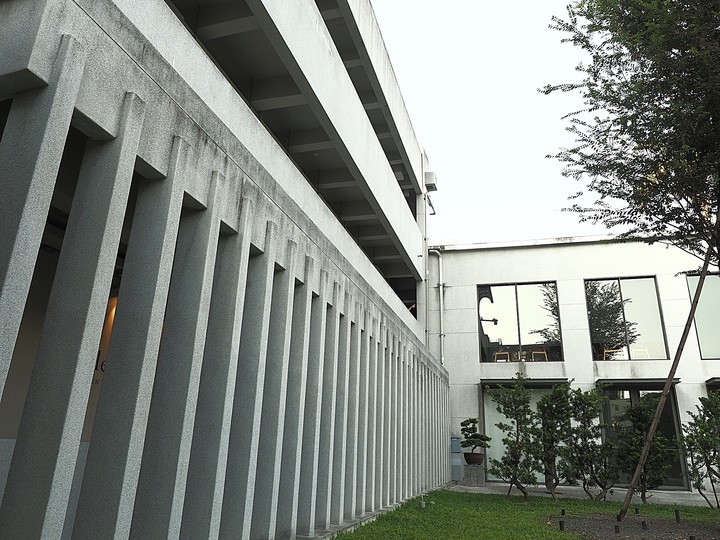 鼓山區 永添藝術。金馬賓館當代美術館 — 冷戰時期軍事建築,重新出發詮釋現代藝術