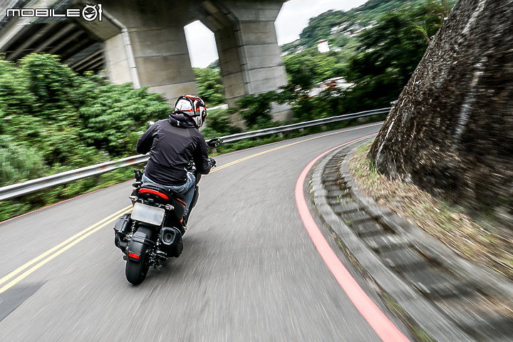 YAMAHA FORCE 2.0 TCS 試駕|安全配備齊全 都會鬥士再崛起
