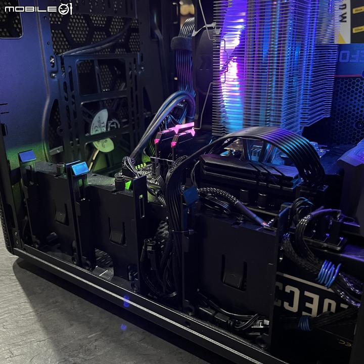 我的一咖舊款 TT 平躺式機殼 Core V21