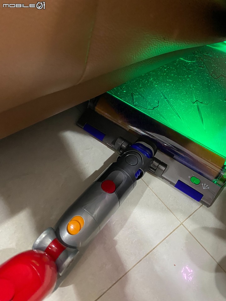 【開箱】還給我一塵不染的地板!!輕．美．科技感的Dyson V12 Detect™ Slim Total Clean吸塵器