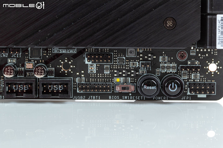 MSI Z690 Unify 主機板+S360 AIO 水冷媒體測試套組開箱 質感滿滿的誠意展現