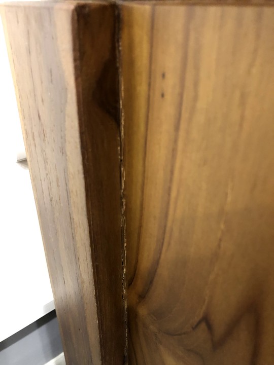 皇齊柚木桌櫃子裂開
