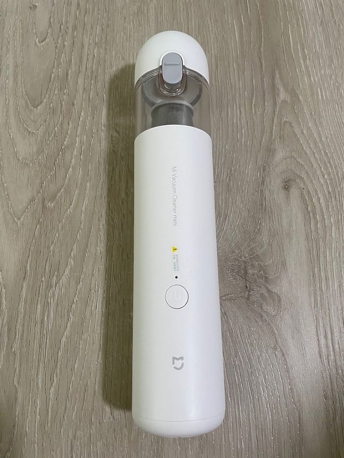點我看大圖 「開箱」長得像保溫瓶的無線吸塵器