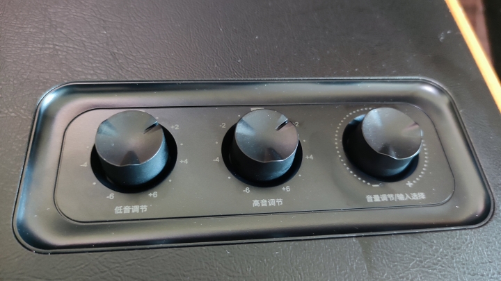 ［開箱+測試］Edifier D12