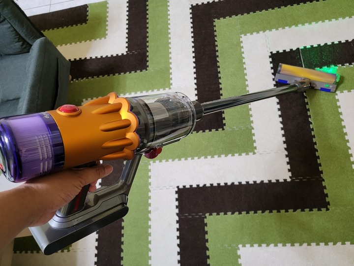 :::貓奴神器::: 雷射綠光偵測 Dyson V12 Detect Slim與7隻貓貓的邂逅