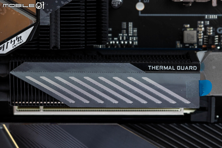 Gigabyte Z690 AORUS XTREME 主機板外觀開箱 以全覆蓋裝甲創造頂級性能美感