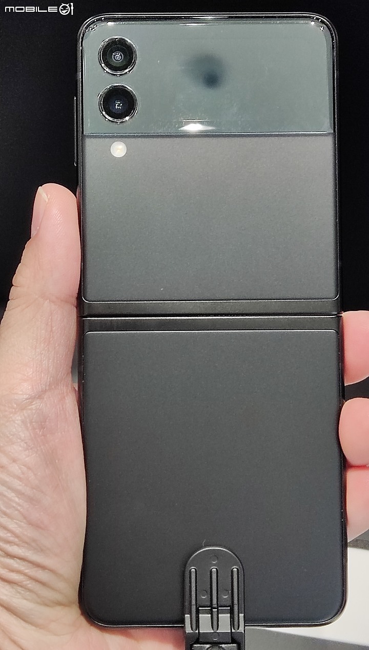 【 體驗分享 】 遇見生活最美的轉摺，三星 Galaxy Z Fold3、Z Flip3 摺疊雙旗艦輕鬆試玩！