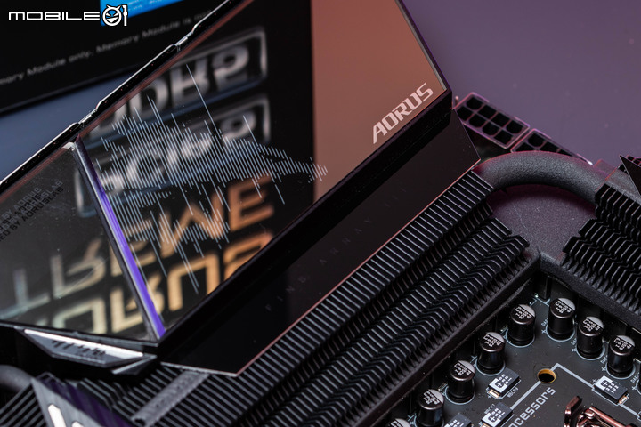 Gigabyte Z690 AORUS XTREME 主機板外觀開箱 以全覆蓋裝甲創造頂級性能美感