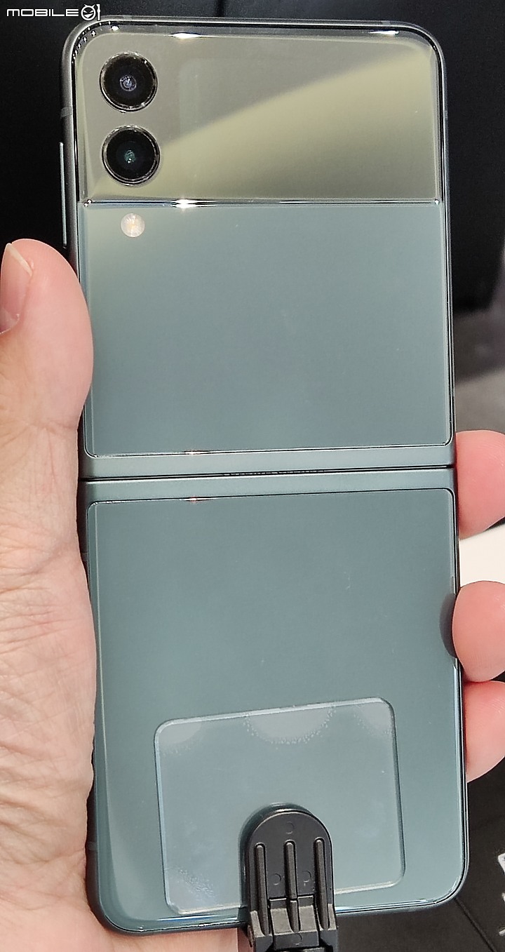 【 體驗分享 】 遇見生活最美的轉摺，三星 Galaxy Z Fold3、Z Flip3 摺疊雙旗艦輕鬆試玩！