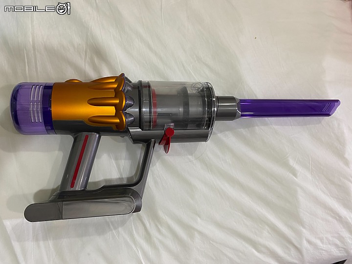 點我看大圖 【開箱】還給我一塵不染的地板!!輕.美.科技感的Dyson V12 Detect™ Slim Total Clean吸塵器