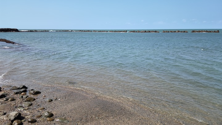 淡水新埔海堤野營浮潛