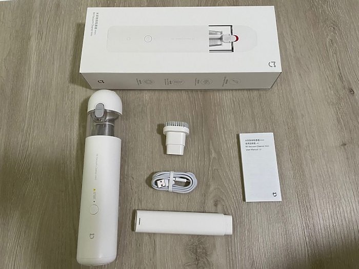 點我看大圖 「開箱」長得像保溫瓶的無線吸塵器