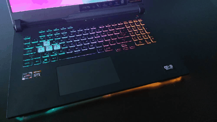 擴展遊戲視界,ROG STRIX G17 G713QM 電競筆電開箱測試