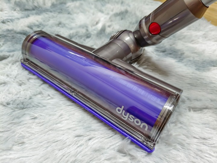 【體驗Dyson V12 Detect™ Slim Total Clean無線吸塵器】 智慧雷射光帶來舒適美好生活