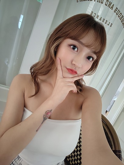 realme GT大師版 / 三星Galaxy A52s綜合對比|美學與實用的思辨