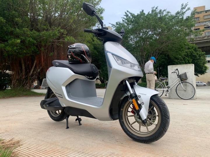 Ionex 城市鋼砲S7R 試乘分享
