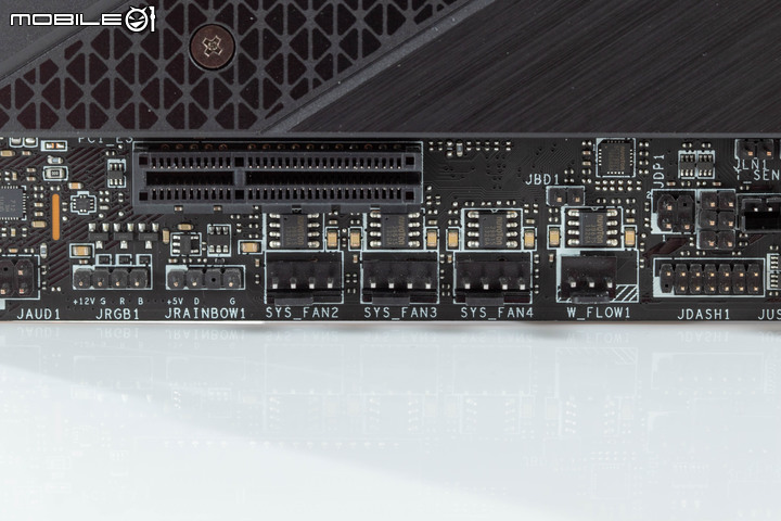 MSI Z690 Unify 主機板+S360 AIO 水冷媒體測試套組開箱 質感滿滿的誠意展現