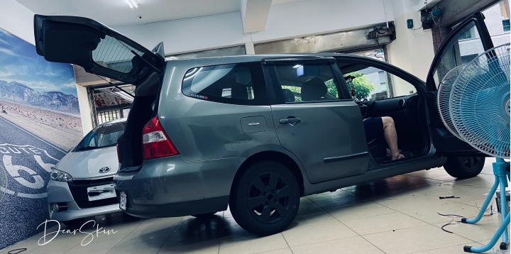 幫家裡的老車Livina…換一下安卓車機…… #錢沒有不見它只是變成你喜歡的樣子