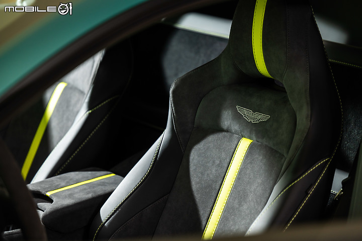 【國內新訊】夢幻陣容齊聚,Aston Martin發表Vantage Coupe/Roadster F1 Edition!