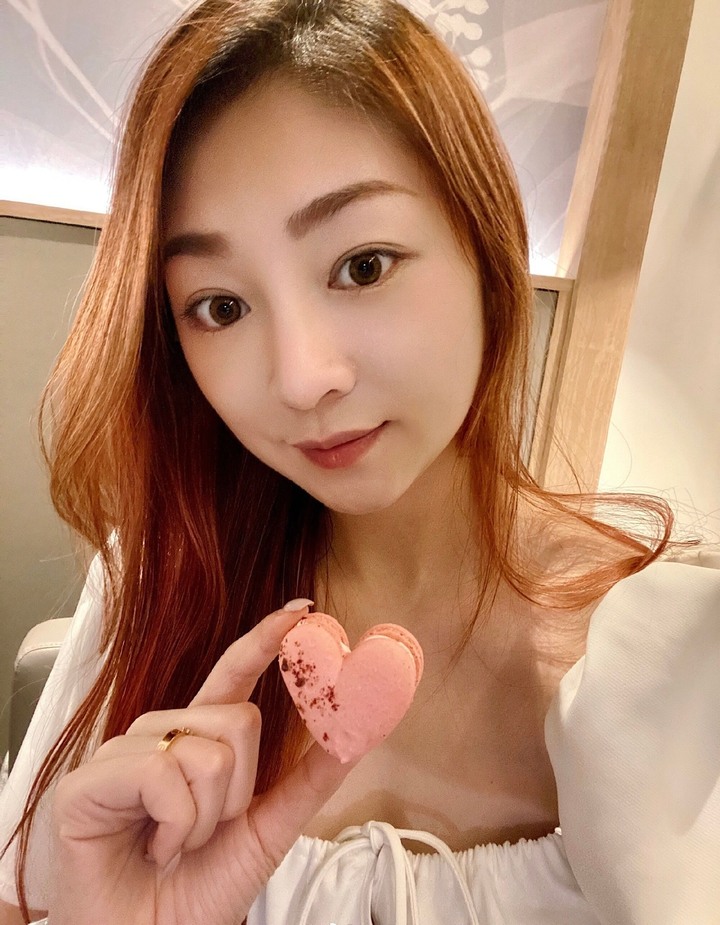 最近line被2個不認識的女生加入