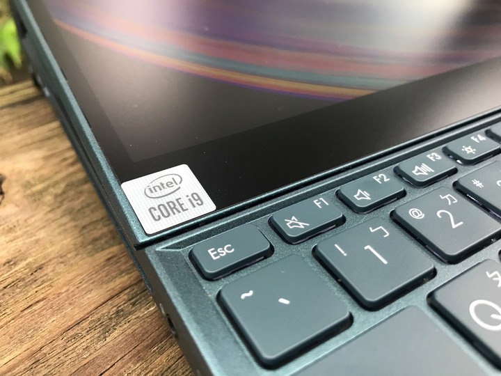 [OL 出任務 ] Zenbook UX 582 OLED 雙螢幕筆電，找出自我獨特的多工潮流
