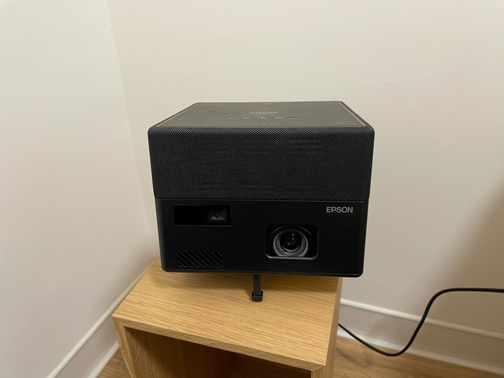 被投影機耽誤的音響Epson EF-12