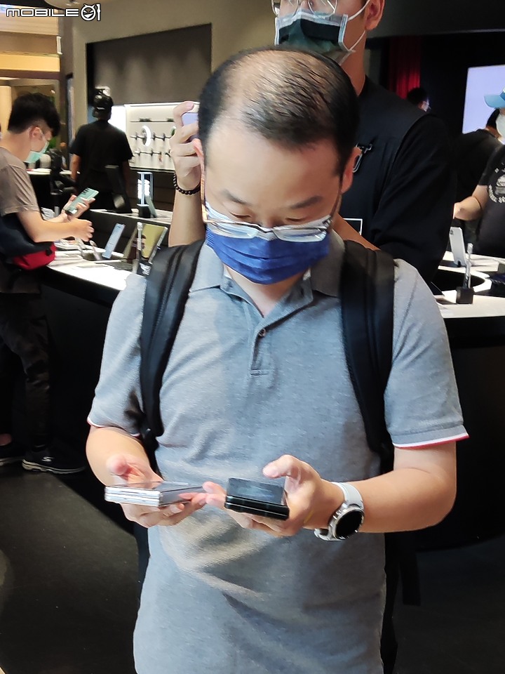 【 體驗分享 】 遇見生活最美的轉摺，三星 Galaxy Z Fold3、Z Flip3 摺疊雙旗艦輕鬆試玩！