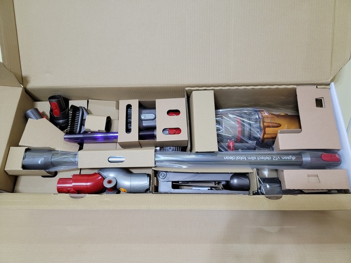 :::貓奴神器::: 雷射綠光偵測 Dyson V12 Detect Slim與7隻貓貓的邂逅