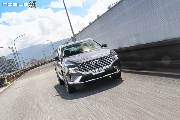Hyundai Santa Fe 渦輪油電試駕|大馬力、低油耗不用再二擇一!