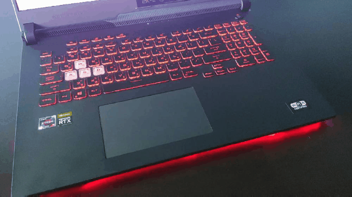 擴展遊戲視界,ROG STRIX G17 G713QM 電競筆電開箱測試