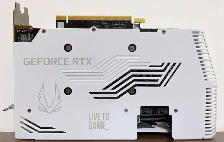 ZOTAC Gaming GeForce RTX 3060 AMP White Edition 開箱 - 潔淨純白的中階入門光追顯卡