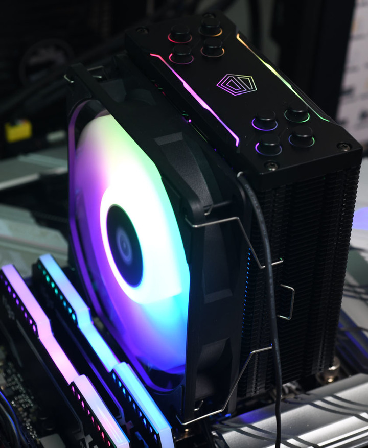 ID-COOLING SE-224-XT ARGB V2散熱器簡介及測試