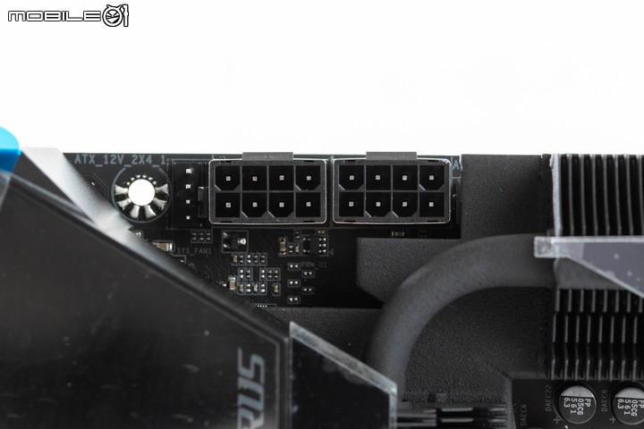 Gigabyte Z690 AORUS XTREME 主機板外觀開箱 以全覆蓋裝甲創造頂級性能美感