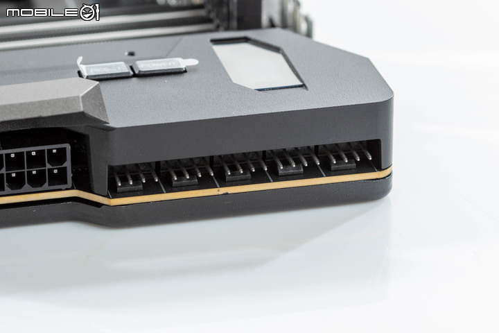 Gigabyte Z690 AORUS XTREME 主機板外觀開箱 以全覆蓋裝甲創造頂級性能美感