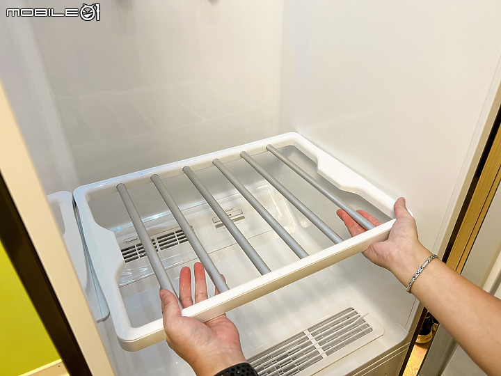 ★科技衣櫥翻轉你的健康新思路★LG styler 蒸氣電子衣櫥PLUS五件組試用心得 B723MR