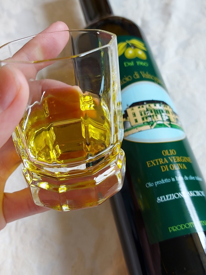 分享純飲用.涼拌.沾麵包的VALDO冷壓特級初榨橄欖油