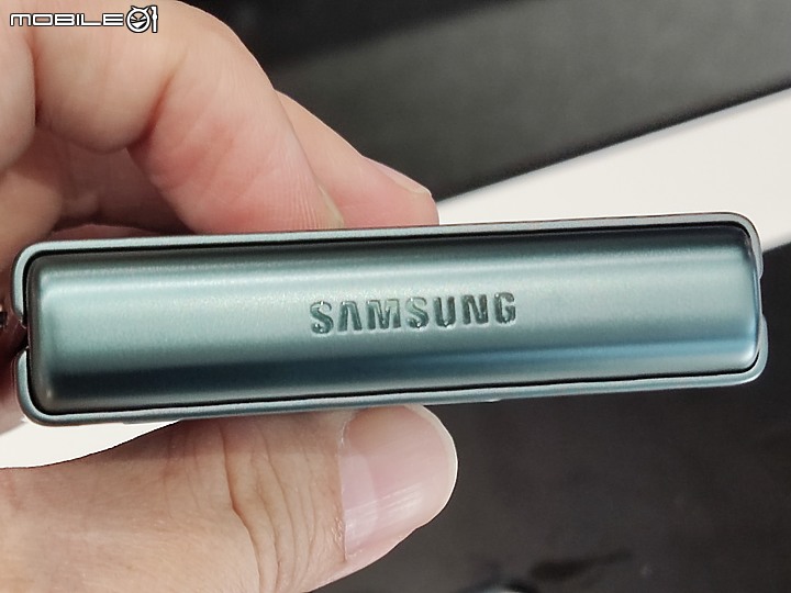 【 體驗分享 】 遇見生活最美的轉摺，三星 Galaxy Z Fold3、Z Flip3 摺疊雙旗艦輕鬆試玩！