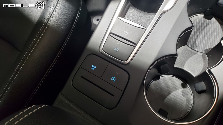 Ford KUGA LV2超質版展間快速賞車 90萬內SUV的CP值優選?
