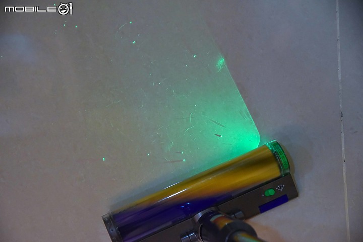 Dyson V12 Detect Slim Total Clean無線吸塵器試用|貓奴必備清潔神器!(附V8 Slim比較)
