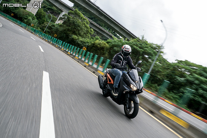 YAMAHA FORCE 2.0 TCS 試駕|安全配備齊全 都會鬥士再崛起