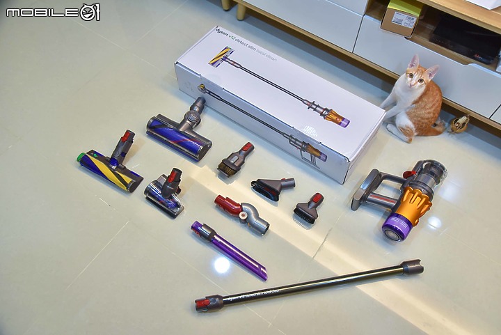 Dyson V12 Detect Slim Total Clean無線吸塵器試用|貓奴必備清潔神器!(附V8 Slim比較)