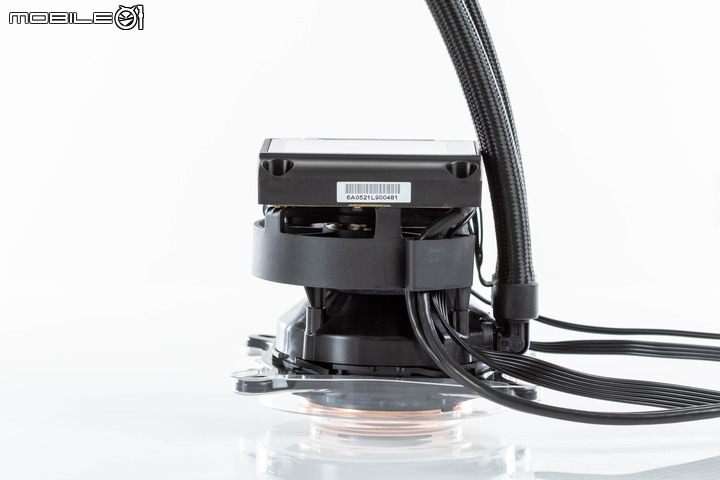 MSI Z690 Unify 主機板+S360 AIO 水冷媒體測試套組開箱 質感滿滿的誠意展現