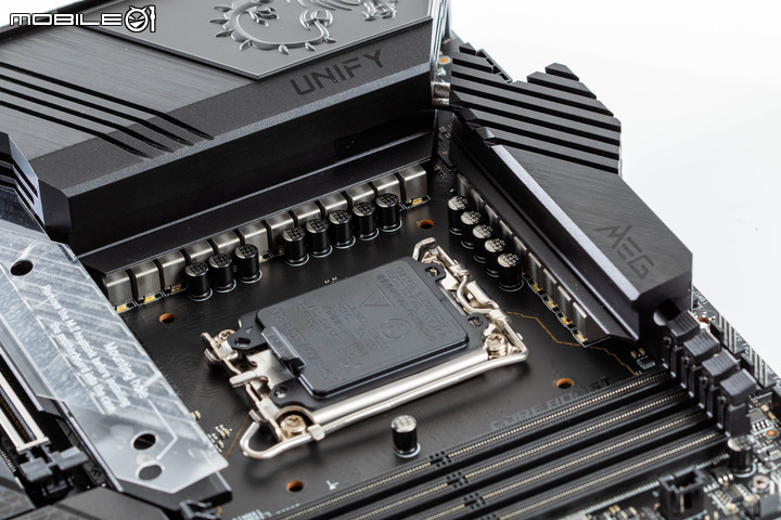 MSI Z690 Unify 主機板+S360 AIO 水冷媒體測試套組開箱 質感滿滿的誠意展現