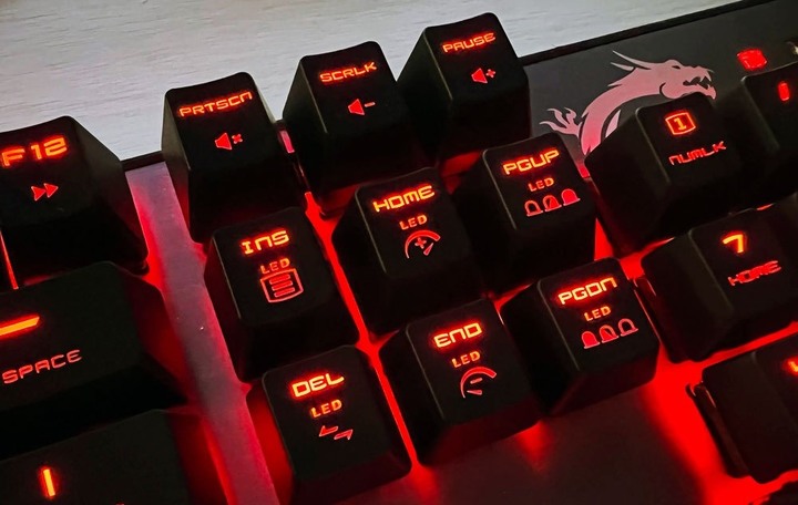點我看大圖 買一送一的快樂!微星GK60 Cherry MX青軸電競鍵盤開箱心得