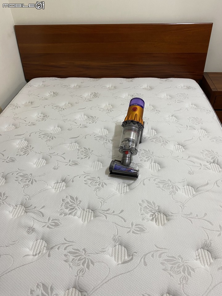 Dyson V12 Detect Slim Total Clean無線吸塵器，智慧雷射科技，微塵無所遁形