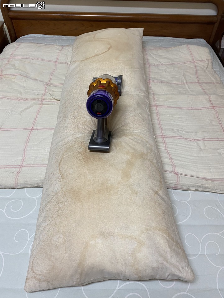 Dyson V12 Detect Slim Total Clean無線吸塵器，智慧雷射科技，微塵無所遁形