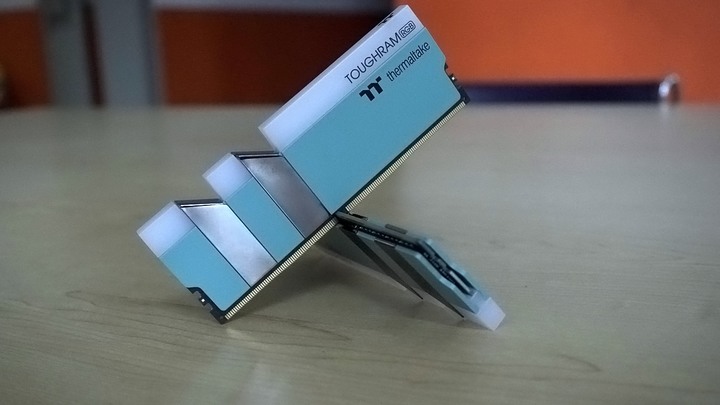 【學習XMP】小白初玩XMP系統~~ TT TOUGHRAM RGB 8G*2 DDR4-3600MHz試玩