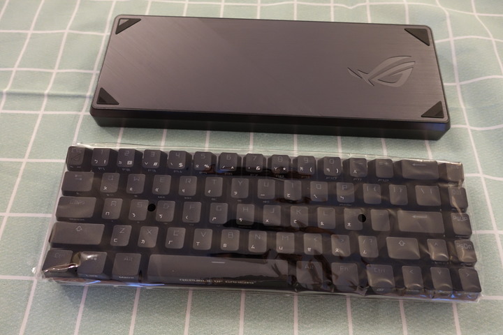 開箱 ROG Falchion 終於把鍵盤也升級無線