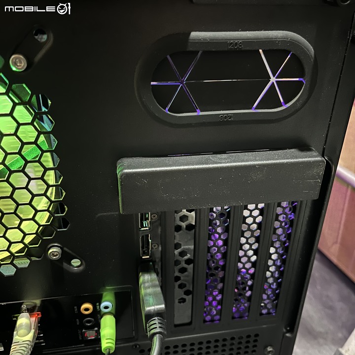 我的一咖舊款 TT 平躺式機殼 Core V21